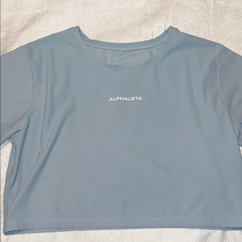 Alphalete Women's Sky Blue Crop Top